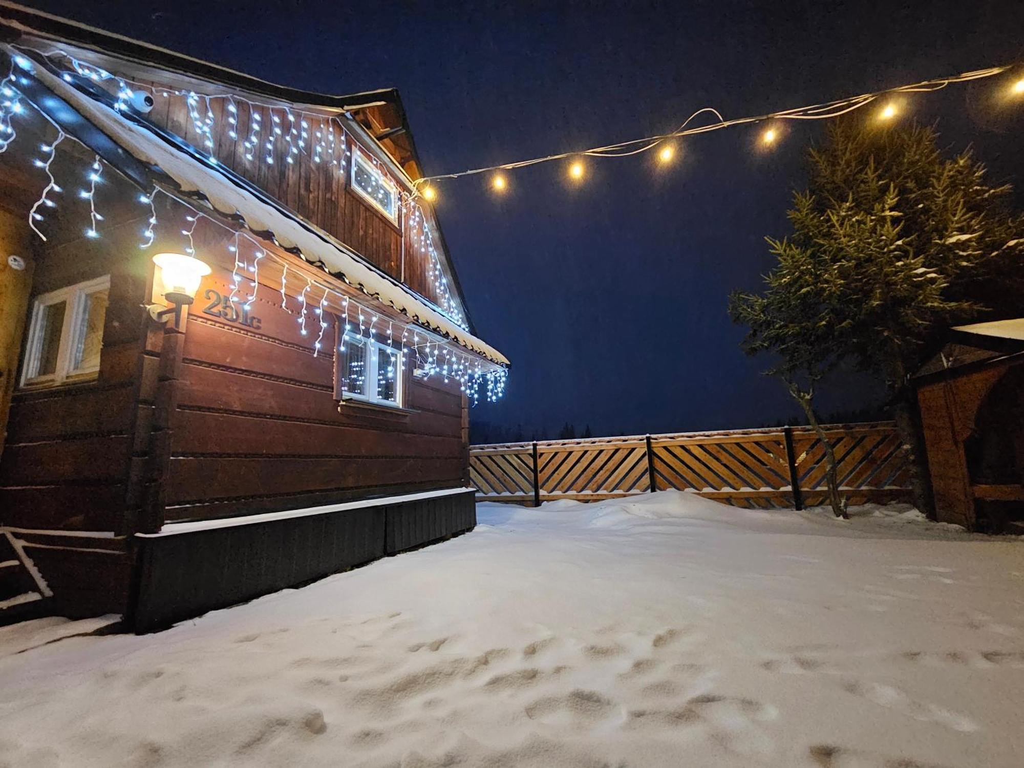 Domek Drewniany Szafran Witów Kültér fotó